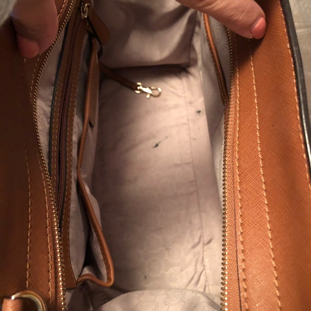 Michael Kors Large Selma Tote - Picture 5 of 5